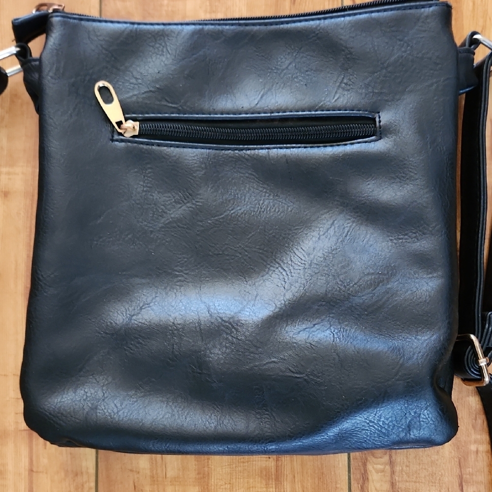 Black and Gold Crossbody Bag with Structured Design - Picture 6 of 8
